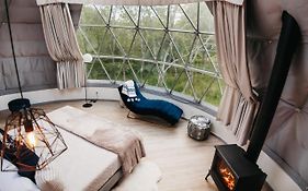 Flowedge Riverside Getaway